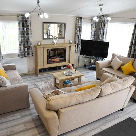 Rowan Lodge With Hot Tub Malton Luaran gambar