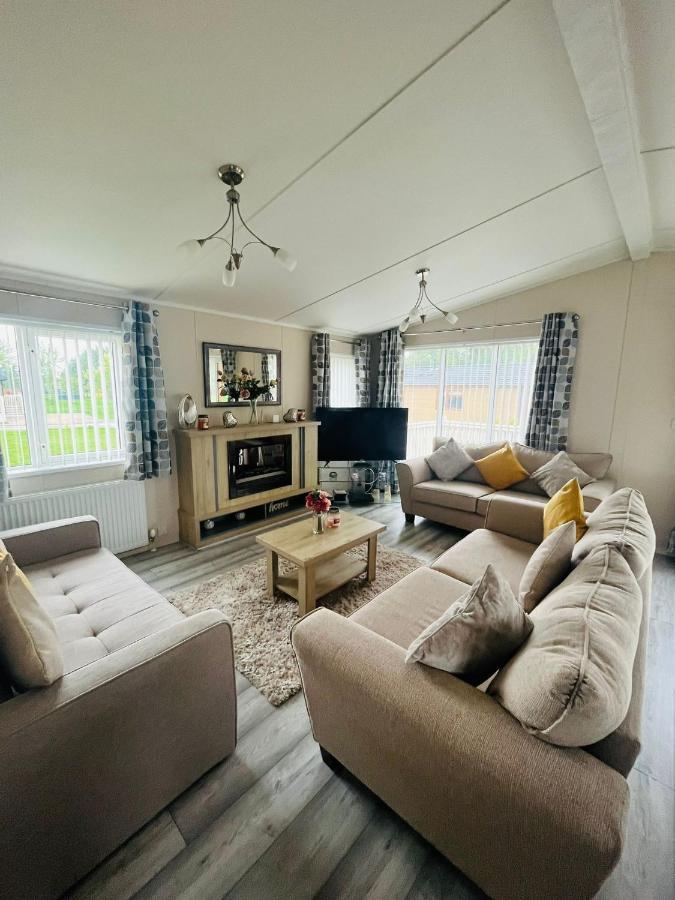 Rowan Lodge With Hot Tub Malton Luaran gambar