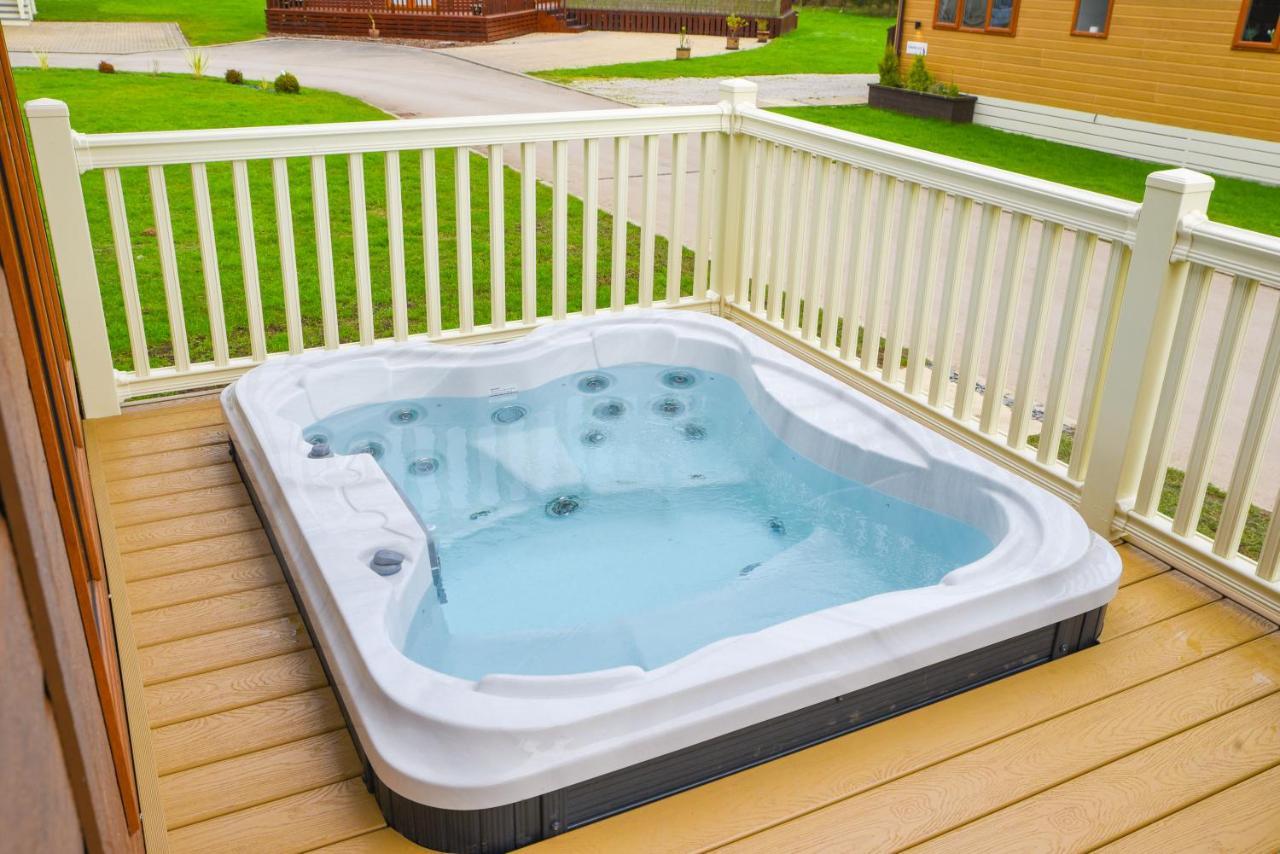 Rowan Lodge With Hot Tub Malton Luaran gambar