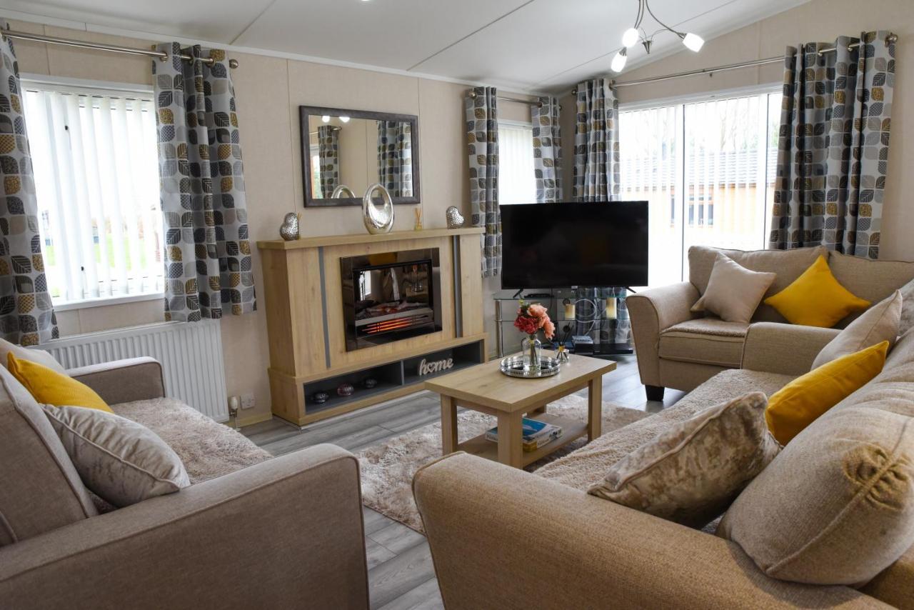 Rowan Lodge With Hot Tub Malton Luaran gambar